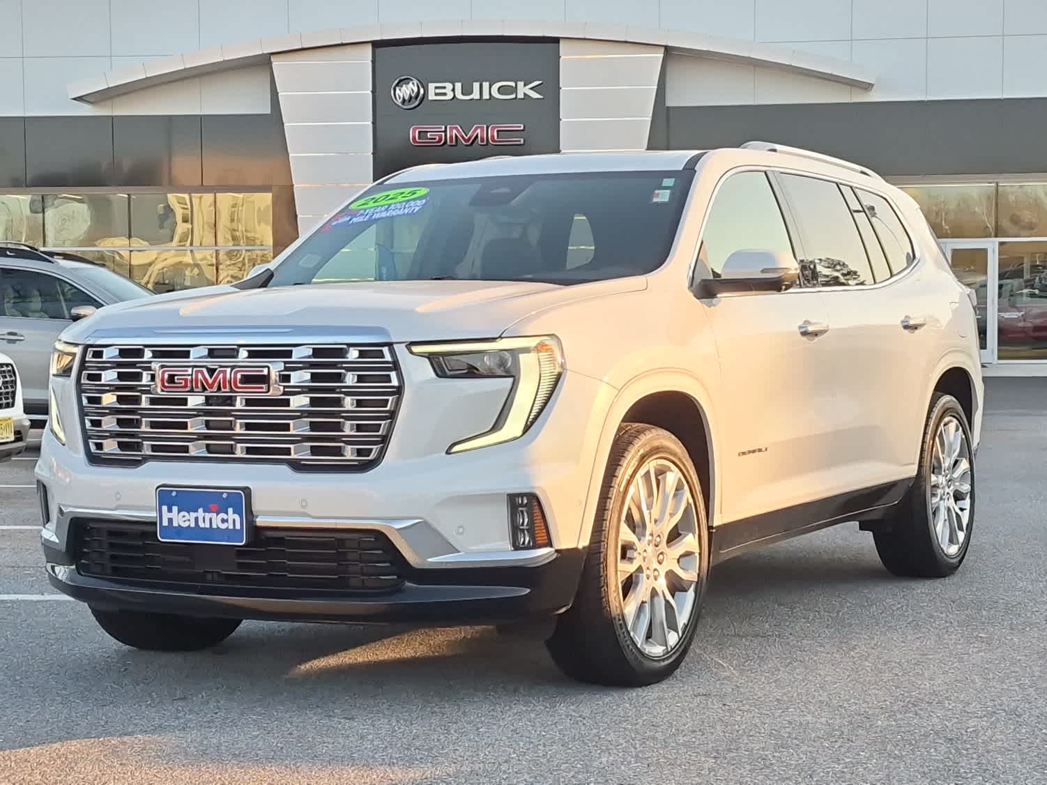 2025 GMC Acadia Denali's photo
