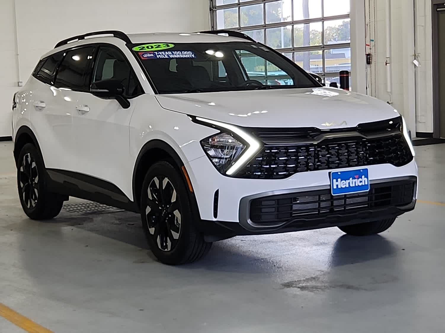 2023 Kia Sportage X-Line photo 2