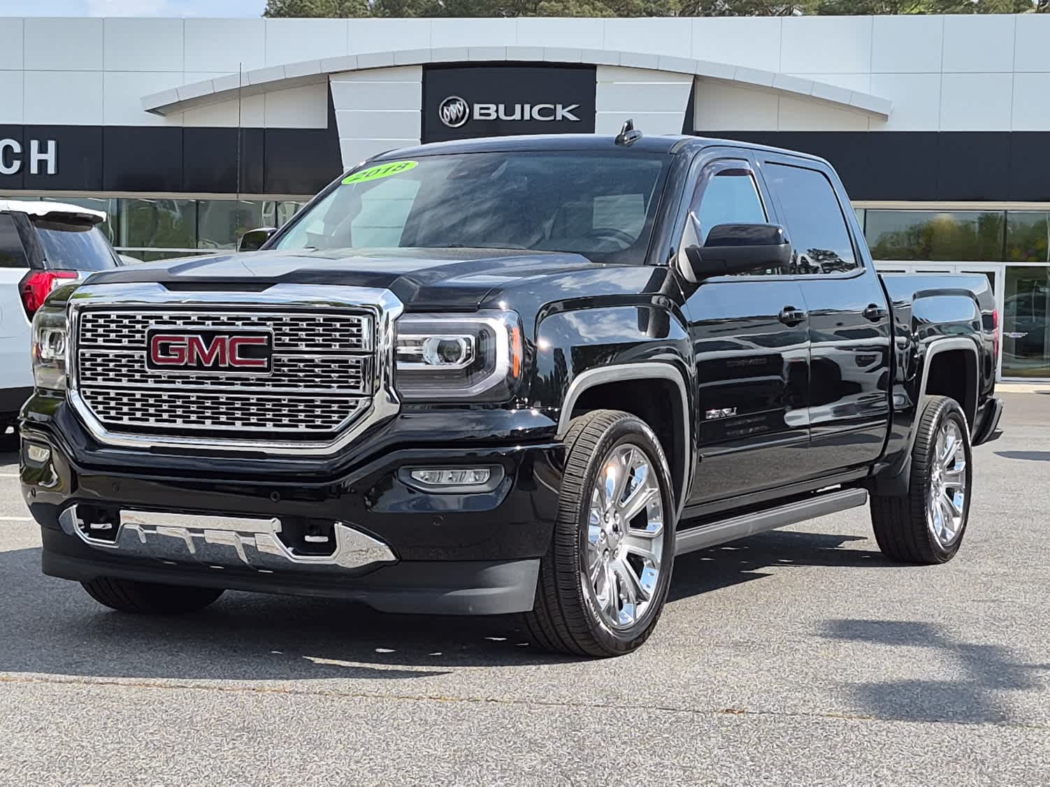 2018 GMC Sierra 4WD Crew Cab Short Box's photo