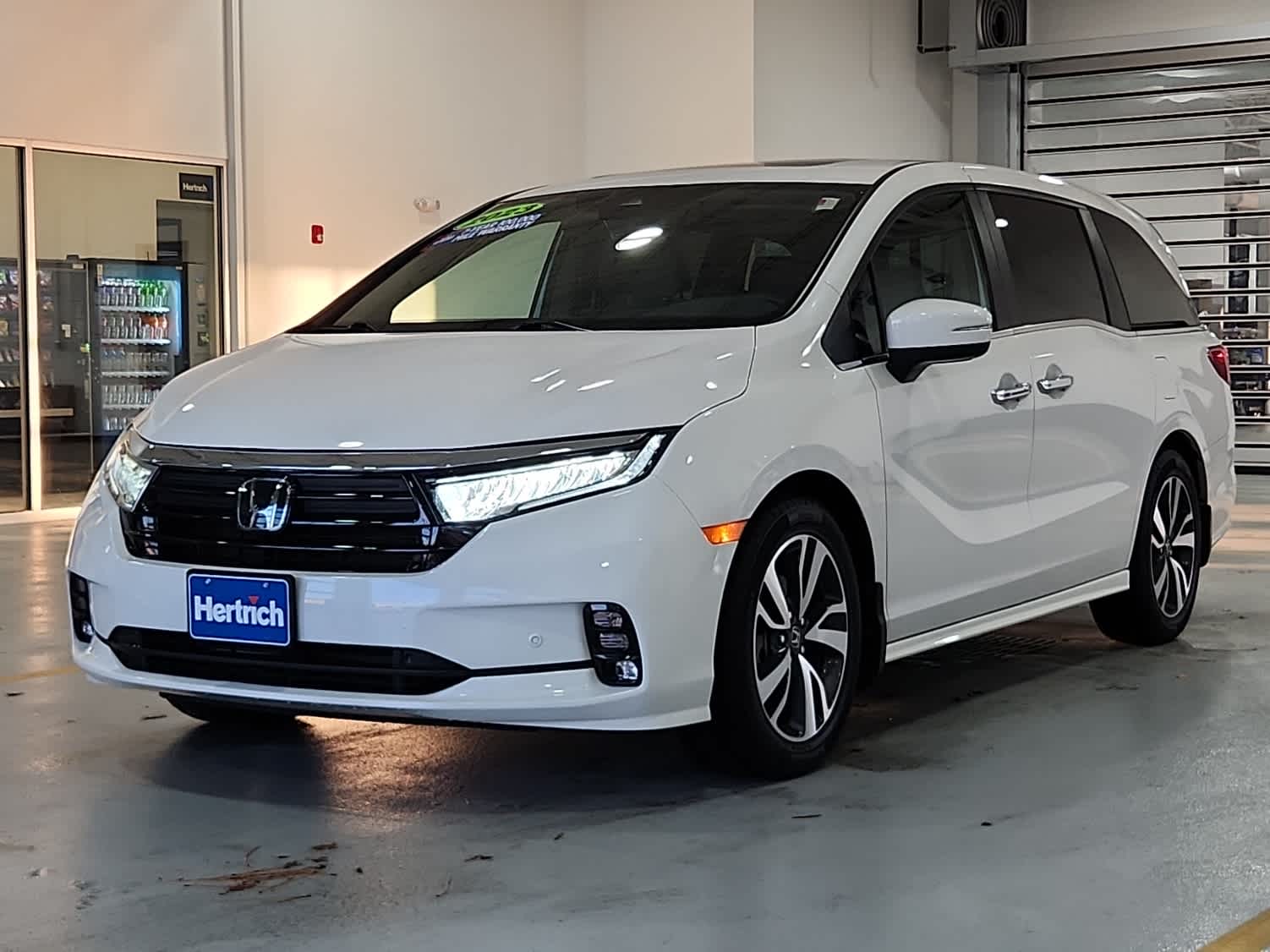 2023 Honda Odyssey Touring's photo