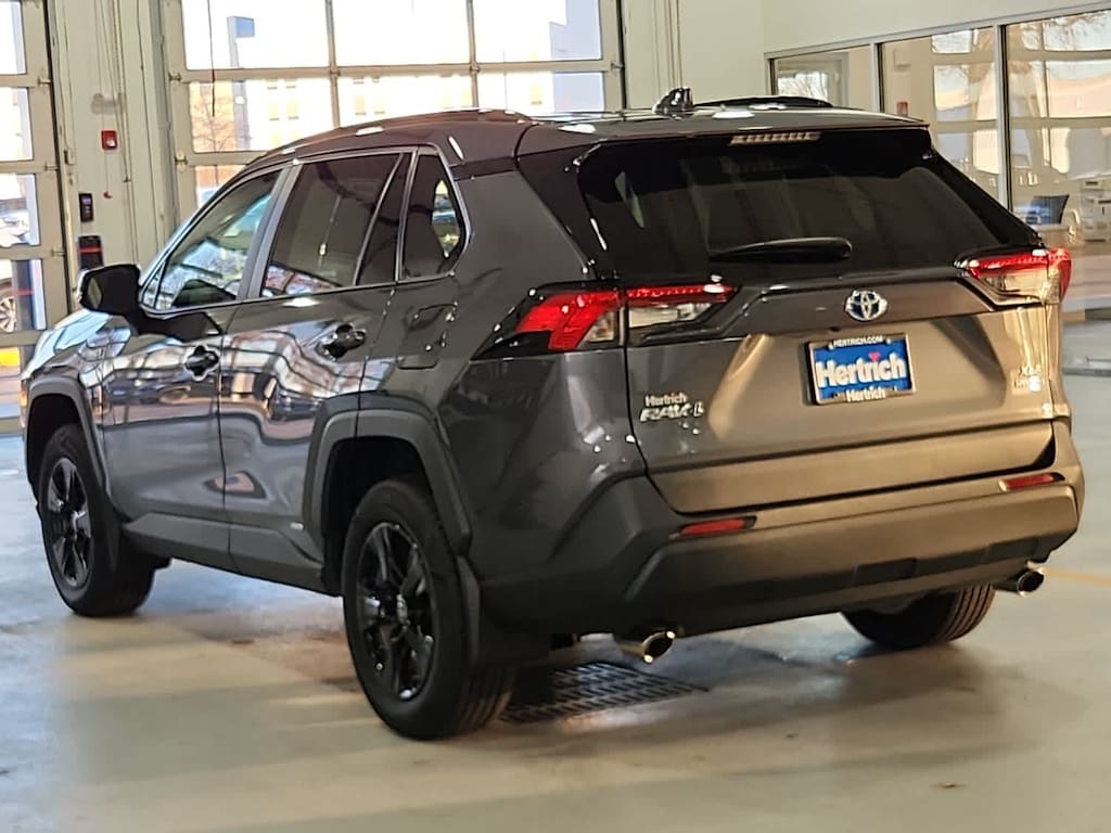 Used 2021 Toyota RAV4 Hybrid XLE