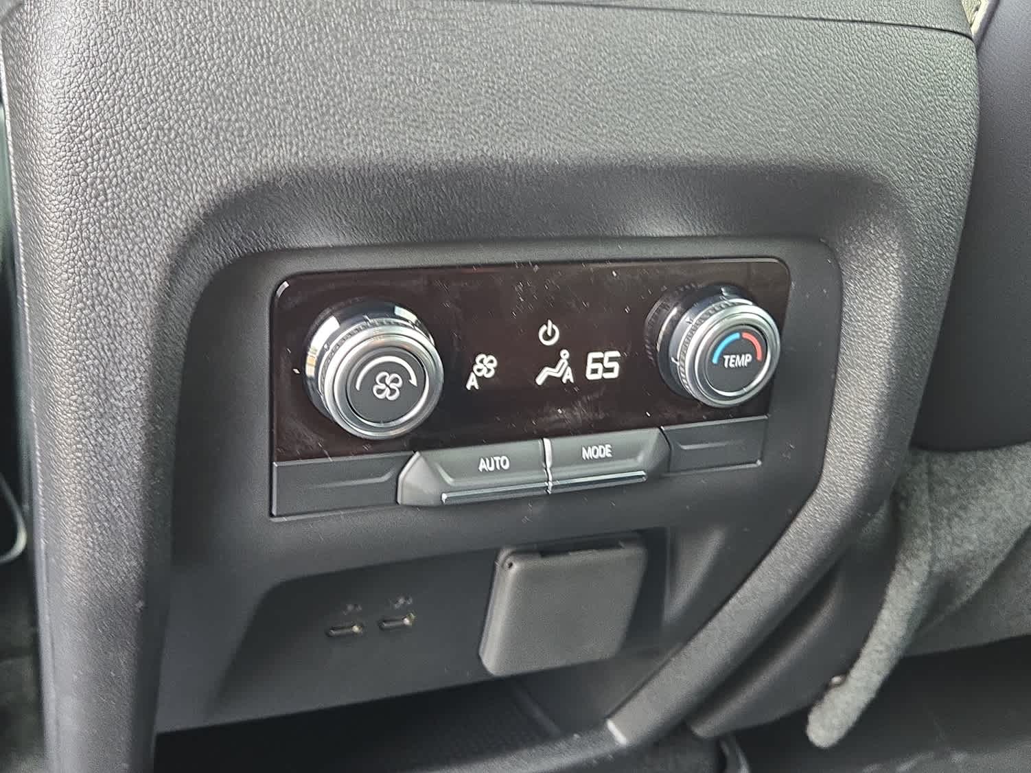 2026 GMC Acadia Elevation - Photo 9