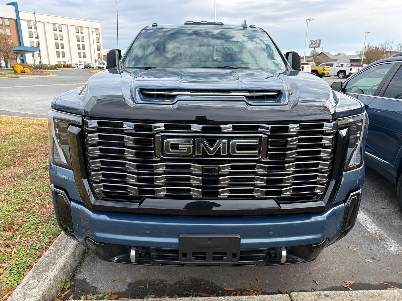 2025 Gmc Sierra 2500 HD Denali Ultimate photo 2