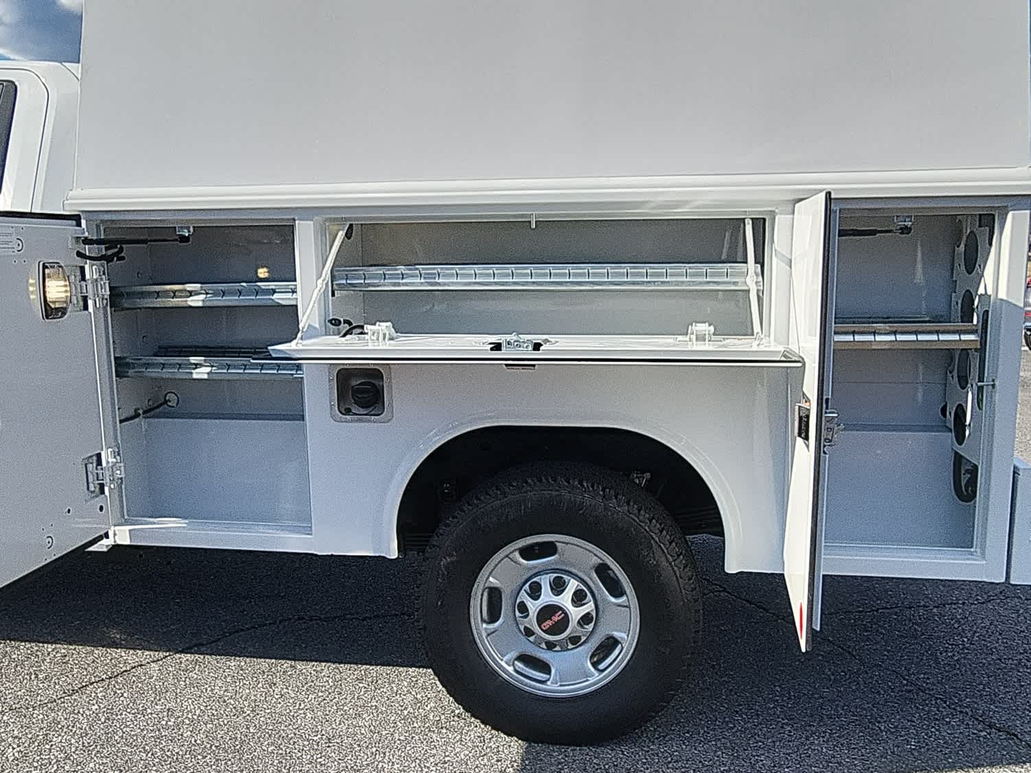 2025 GMC Sierra 2500HD Pro - Photo 18