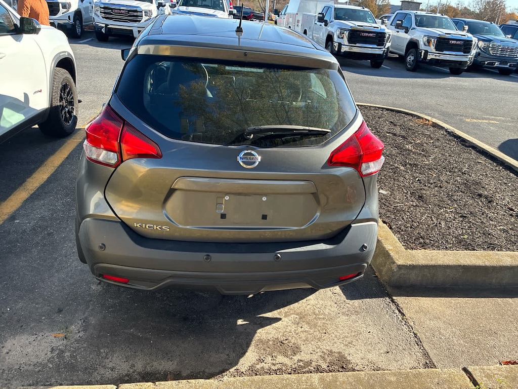 Used 2020 Nissan Kicks S
