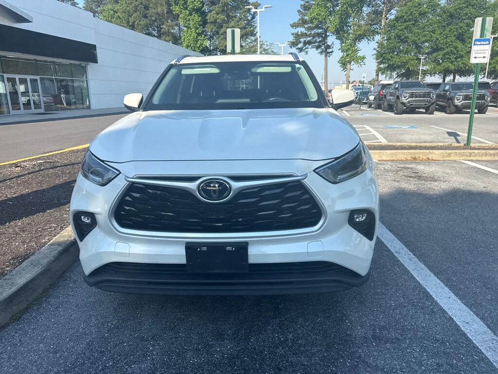 Used 2021 Toyota Highlander XLE