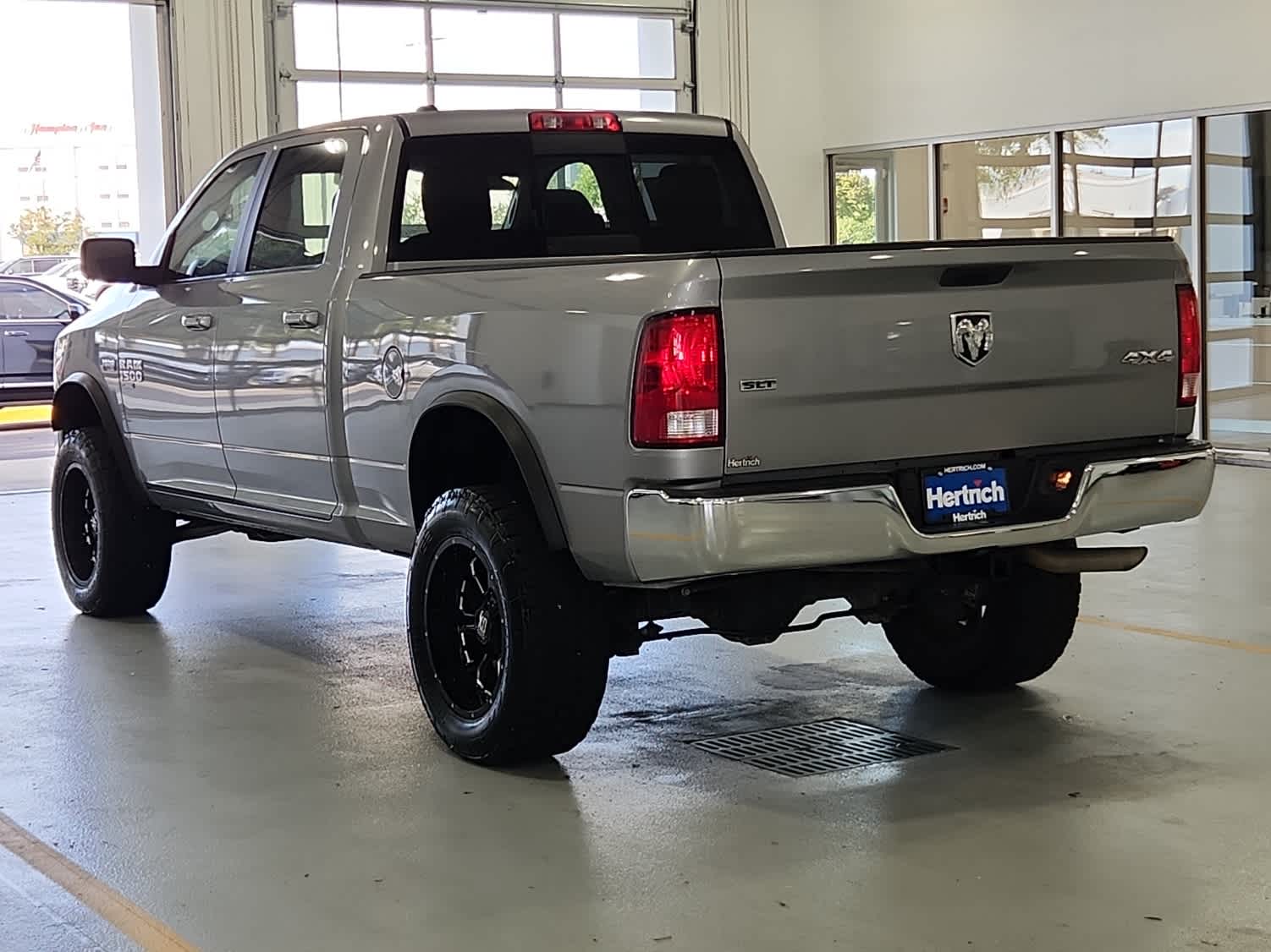 2019 Ram 1500 Classic SLT photo 4
