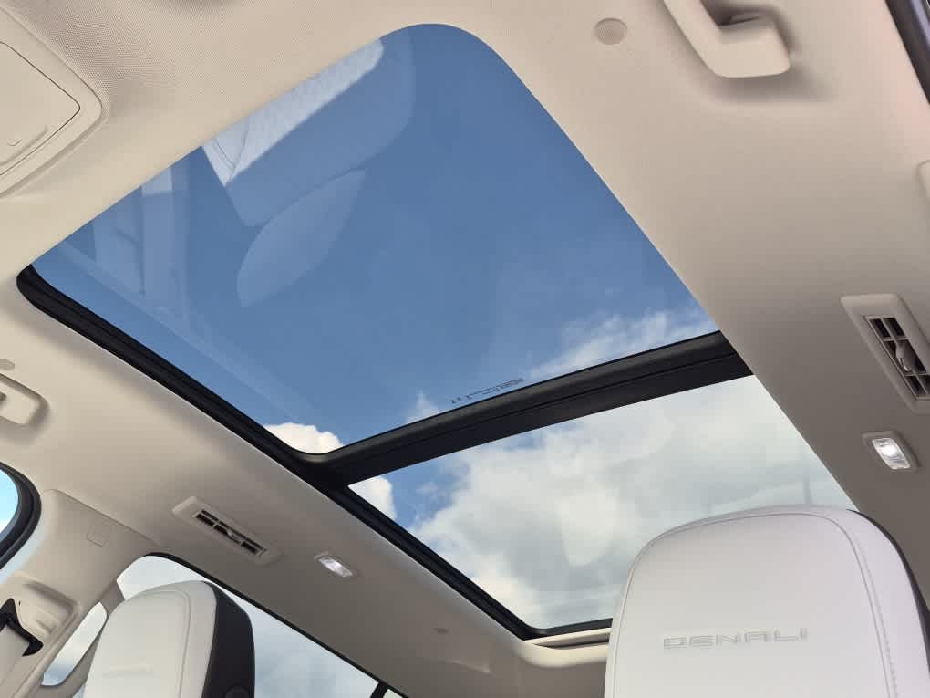 2027 GMC Acadia Denali - Photo 14