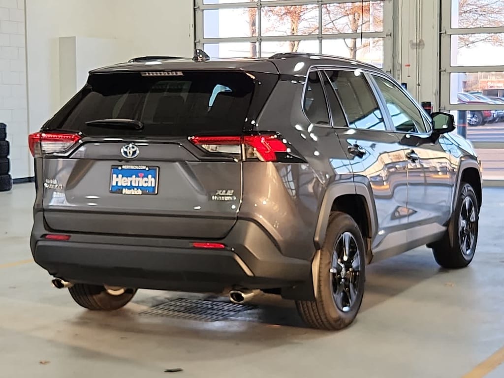 Used 2021 Toyota RAV4 Hybrid XLE