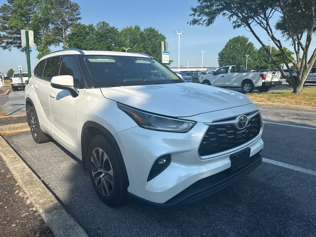 Used 2021 Toyota Highlander XLE