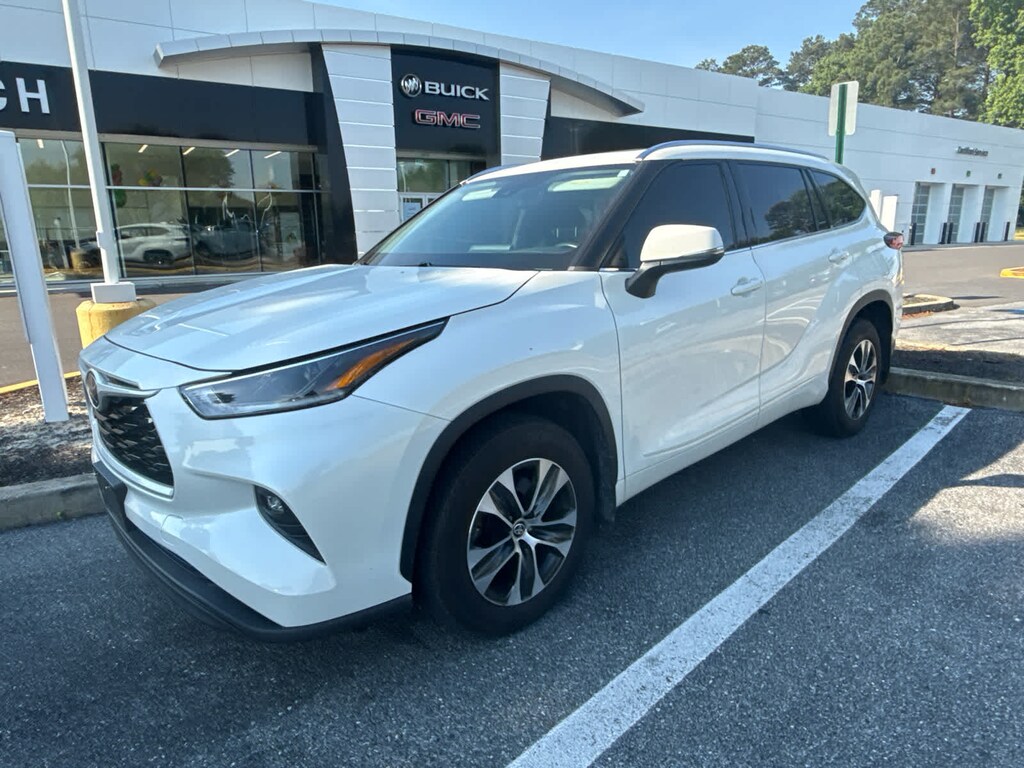 Used 2021 Toyota Highlander XLE