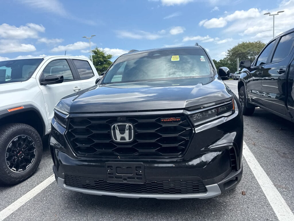 Used 2025 Honda Pilot TrailSport