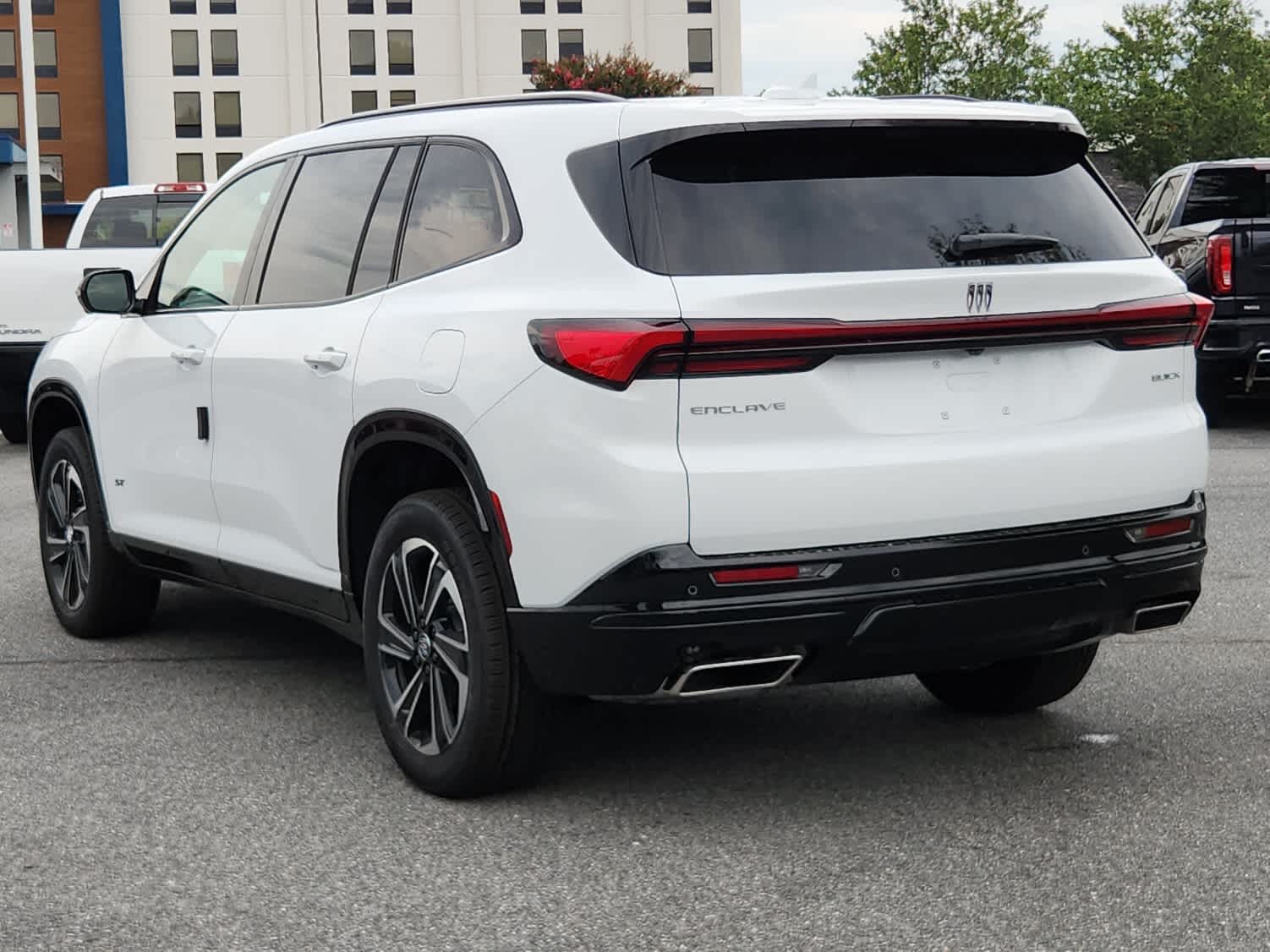 2026 Buick Enclave Sport Touring photo 3