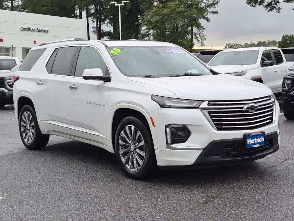 Used 2023 Chevrolet Traverse Premier SUV