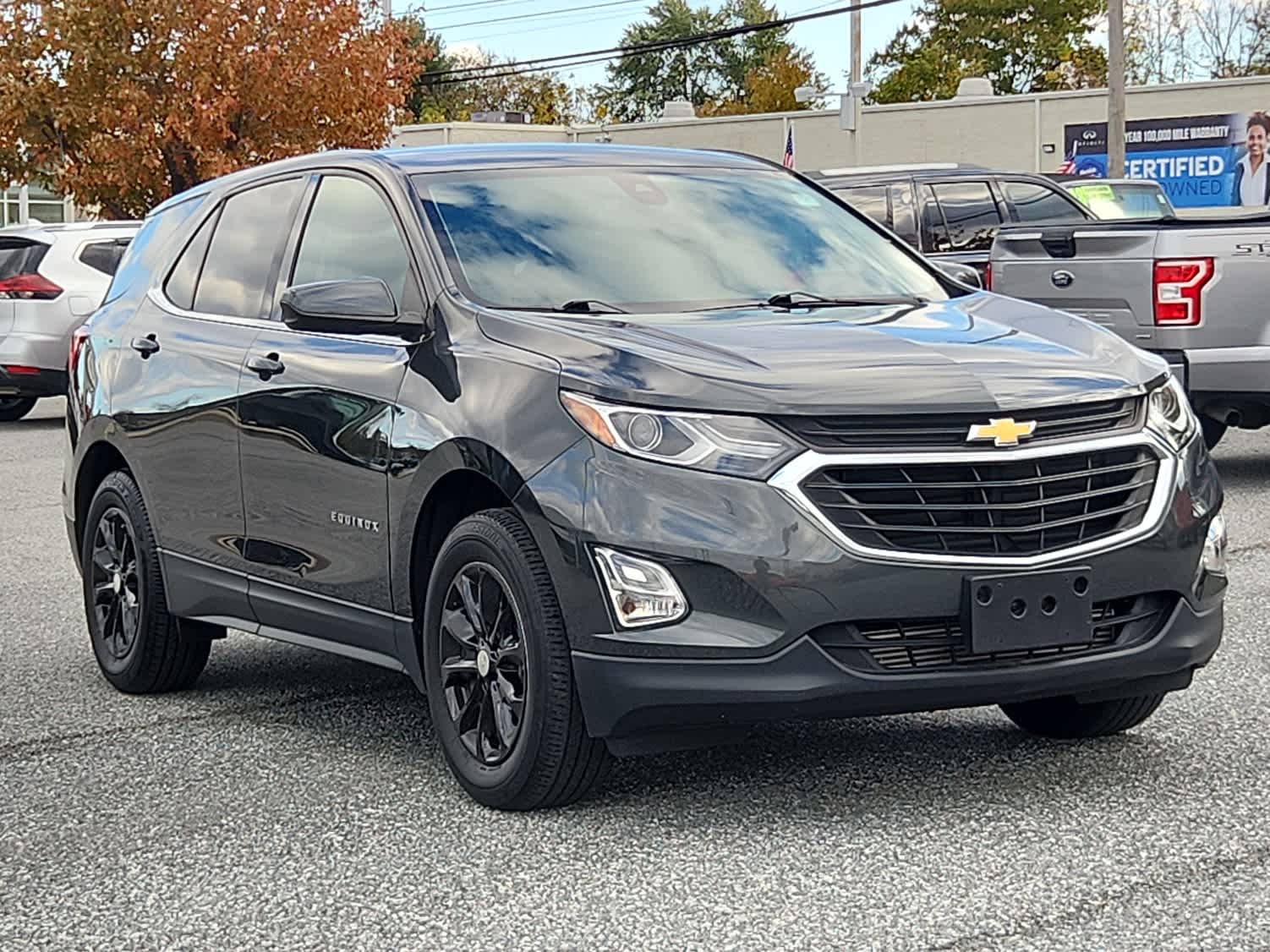 2020 Chevrolet Equinox LT photo 2