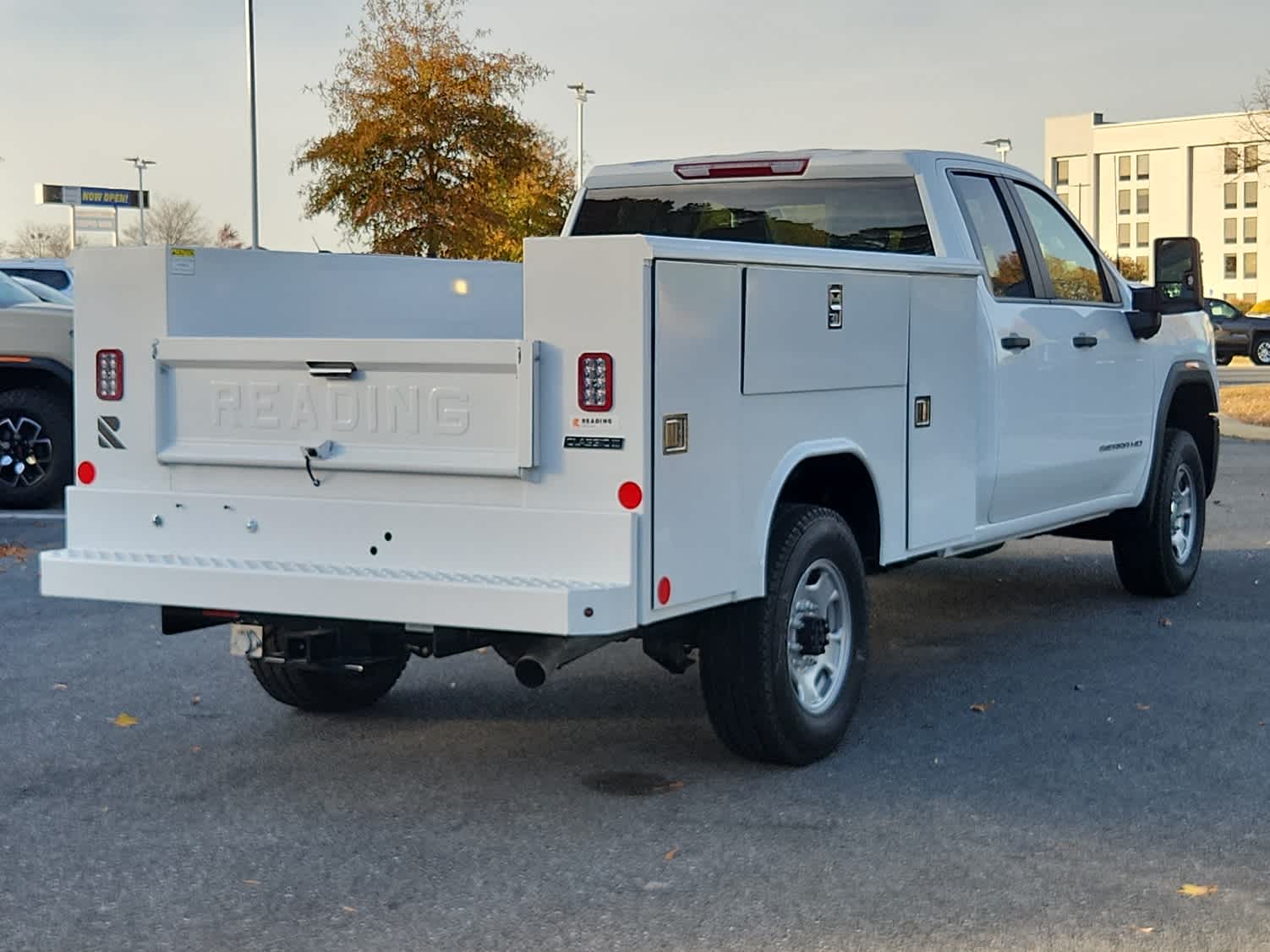 2025 Gmc Sierra 2500 HD Pro photo 3