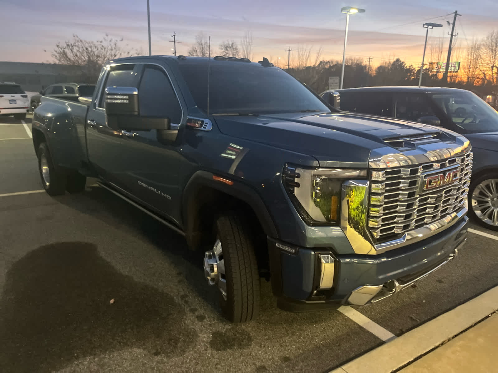 2025 Gmc Sierra 3500 HD Denali photo 2