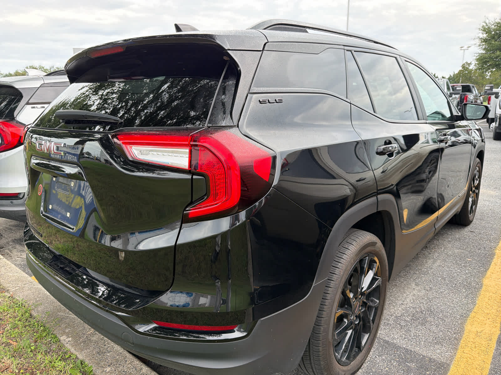 2024 Gmc Terrain SLE photo 3