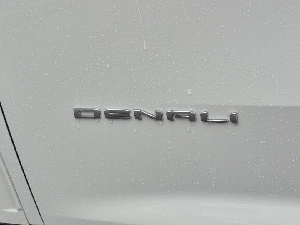 2027 GMC Acadia Denali - Photo 21