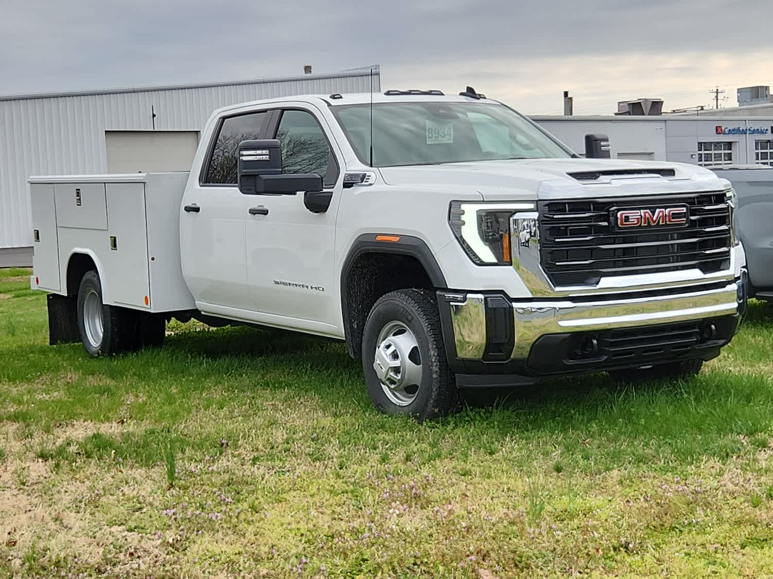 2025 Gmc Sierra 3500 HD Pro photo 2