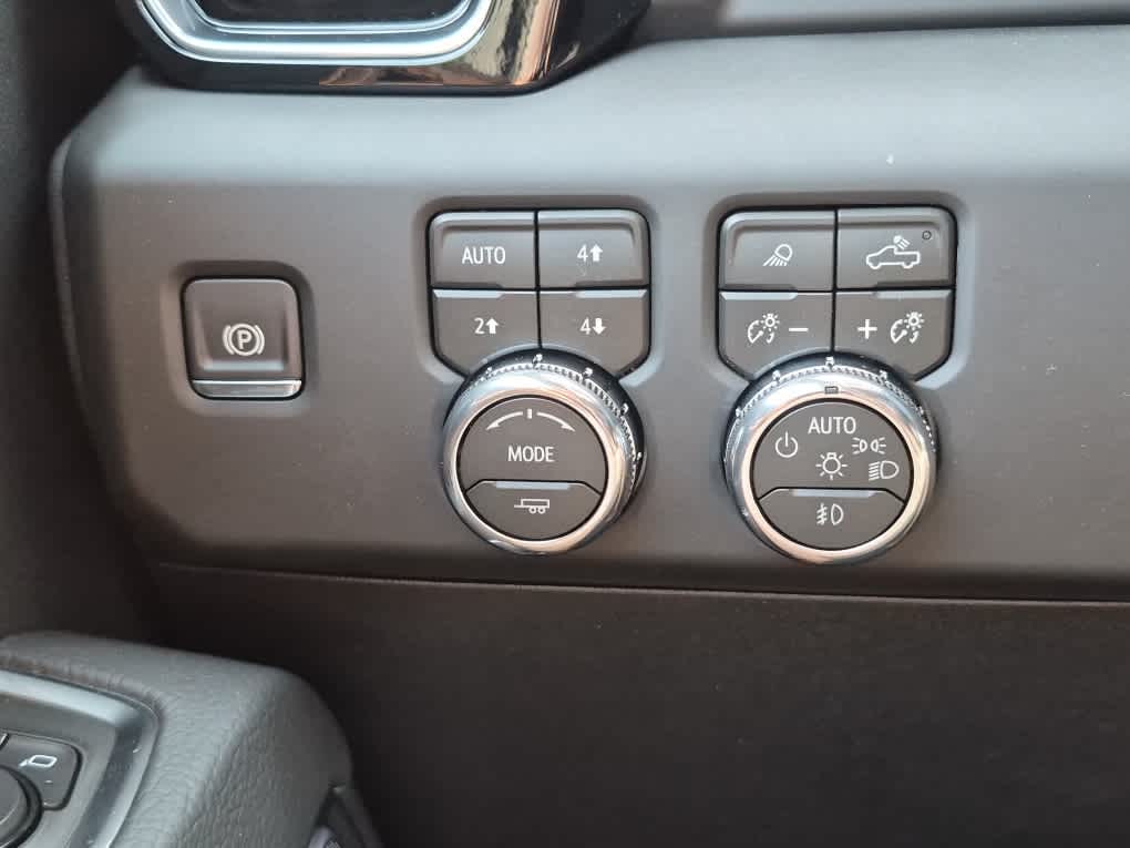 2026 GMC Sierra 3500HD Denali - Photo 17