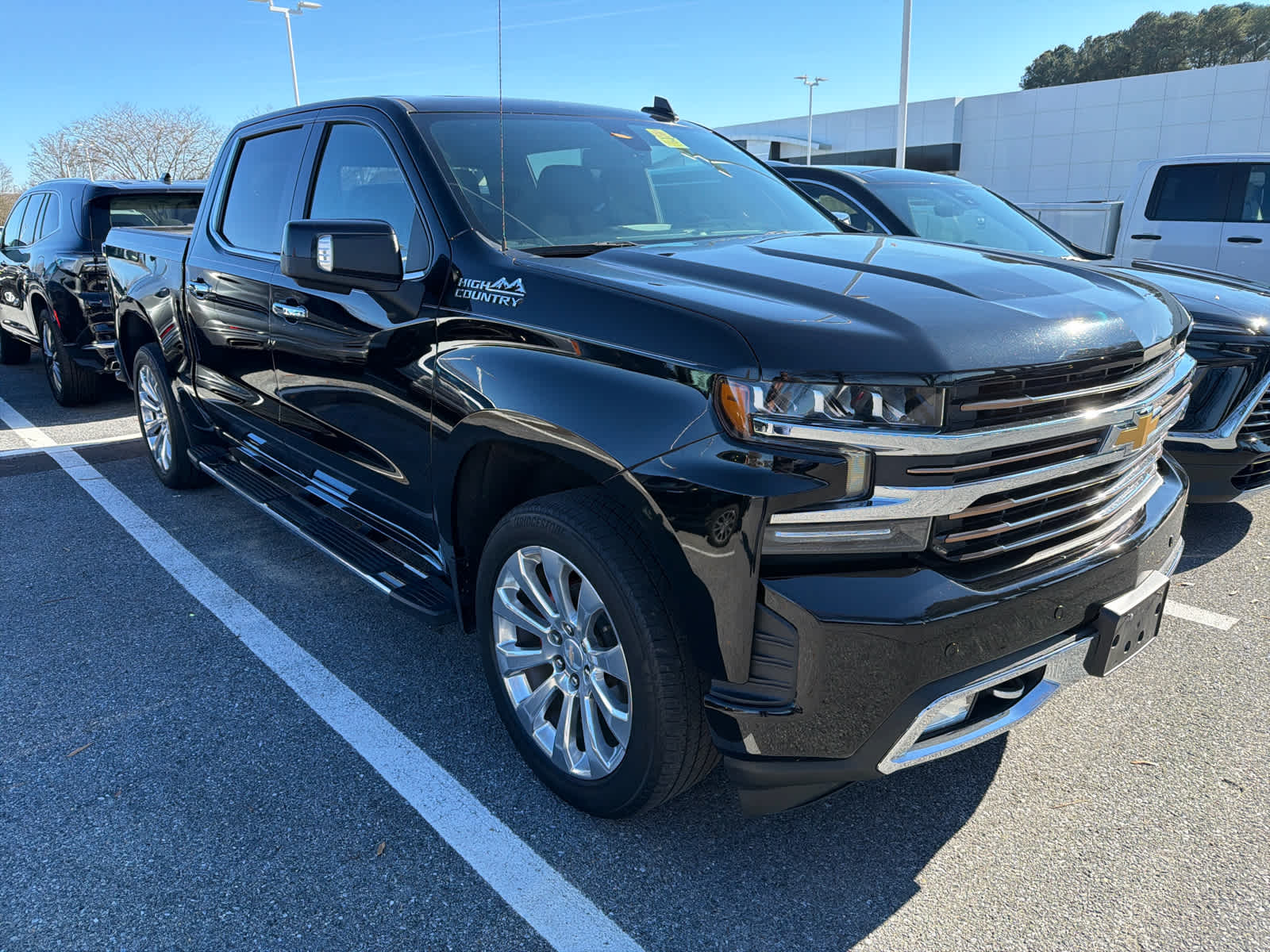 2021 Chevrolet Silverado 1500 High Country photo 2