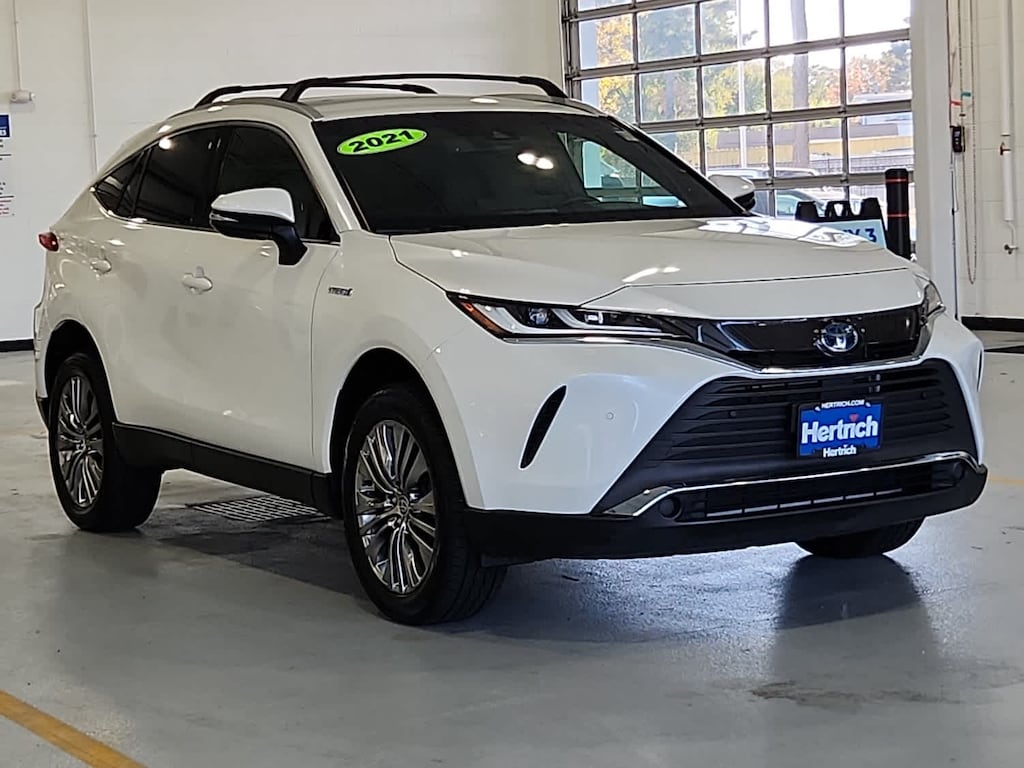 Used 2021 Toyota Venza LE