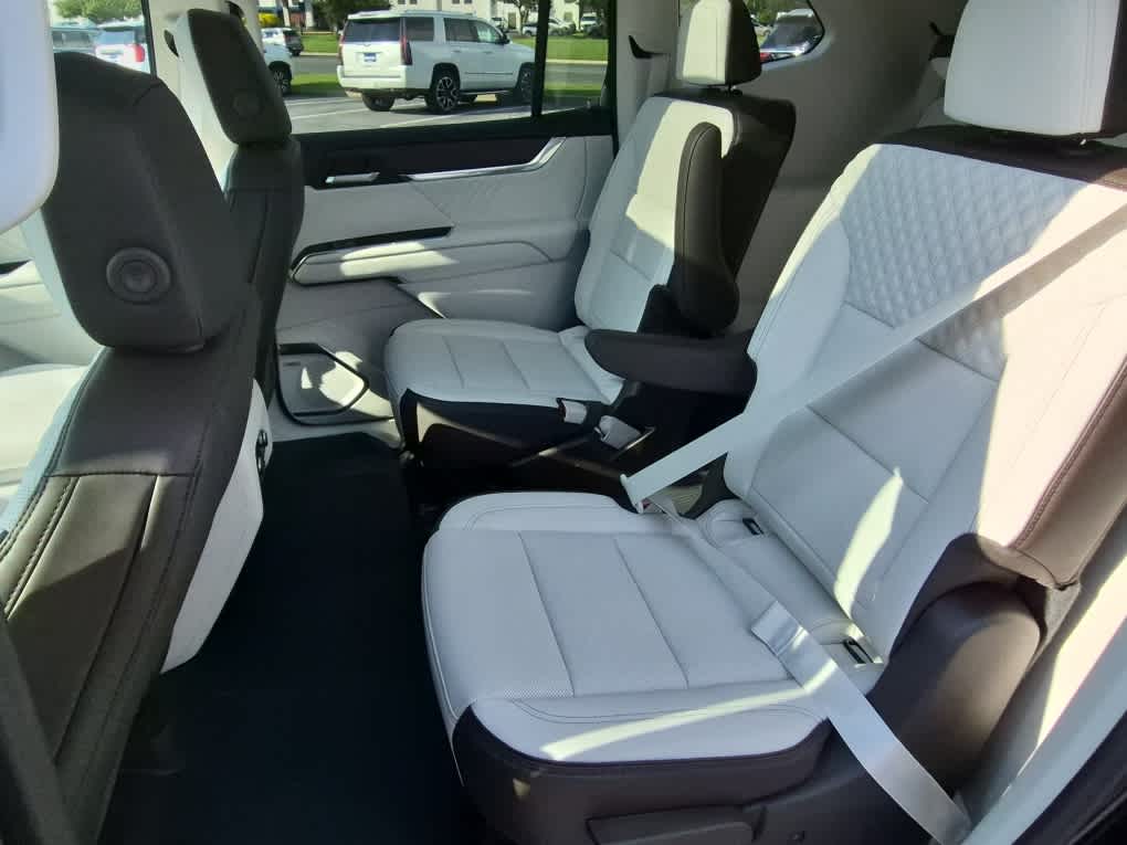 2027 GMC Acadia Denali - Photo 8