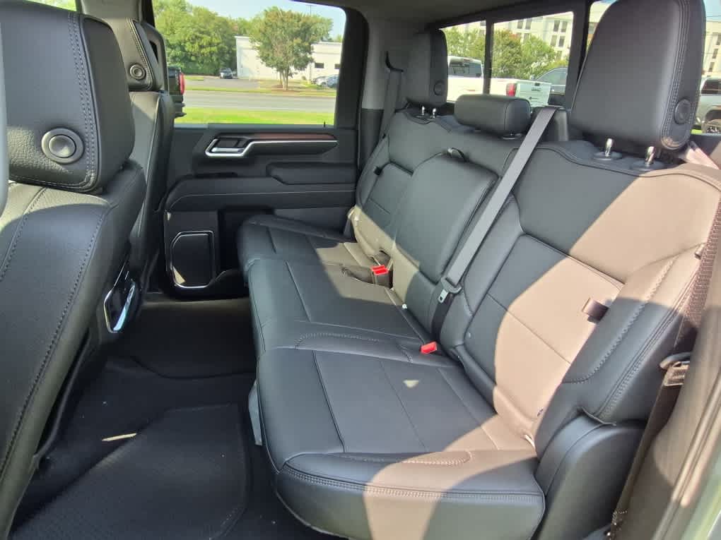 2026 GMC Sierra 3500HD Denali - Photo 7