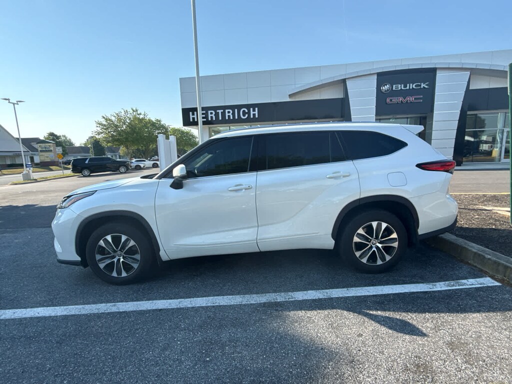 Used 2021 Toyota Highlander XLE