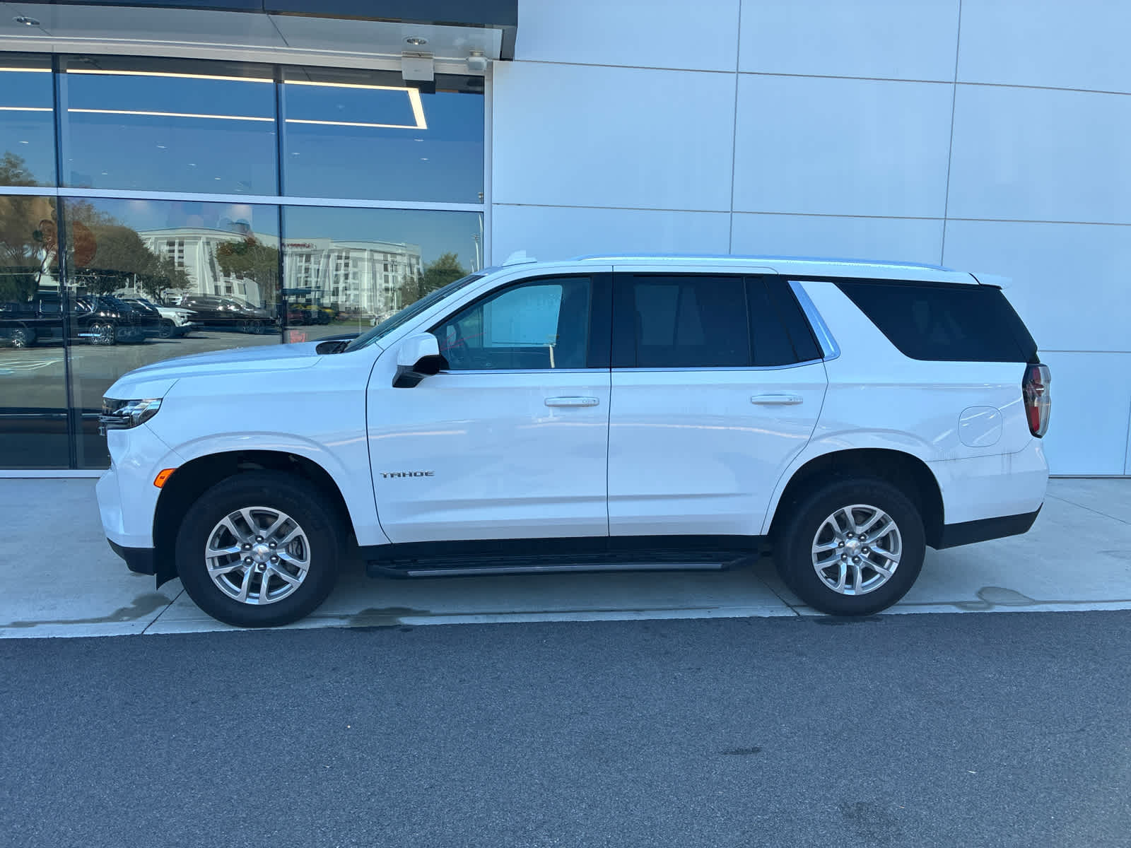 2023 Chevrolet Tahoe LT photo 4