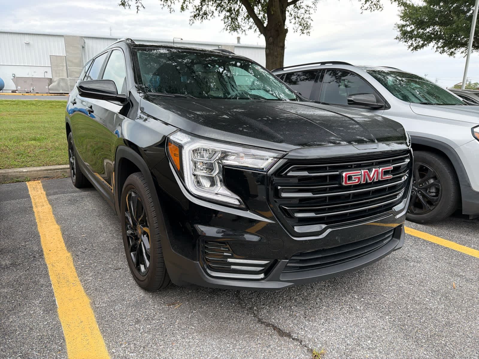 2024 Gmc Terrain SLE photo 2