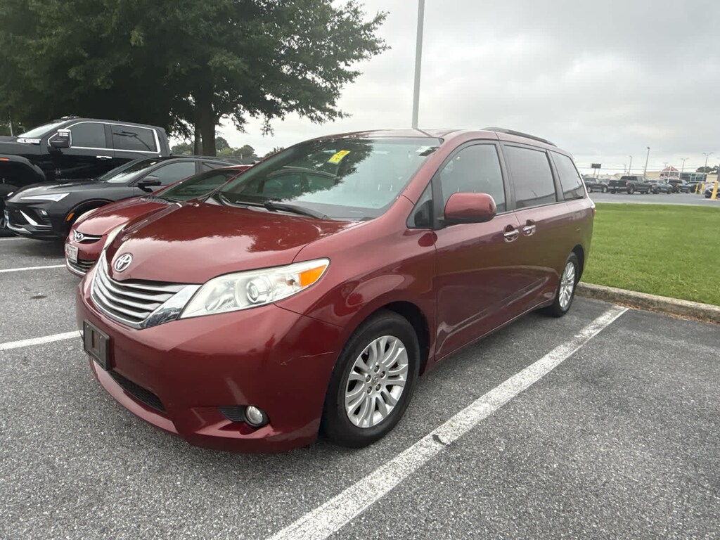 Used 2016 Toyota Sienna XLE