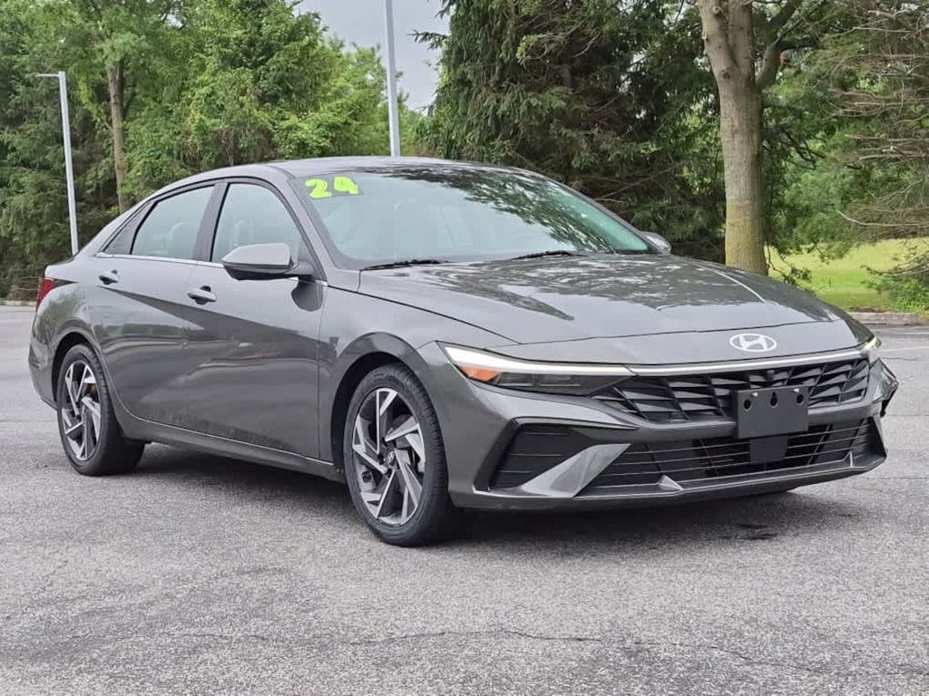 Used 2024 Hyundai Elantra Limited Sedan