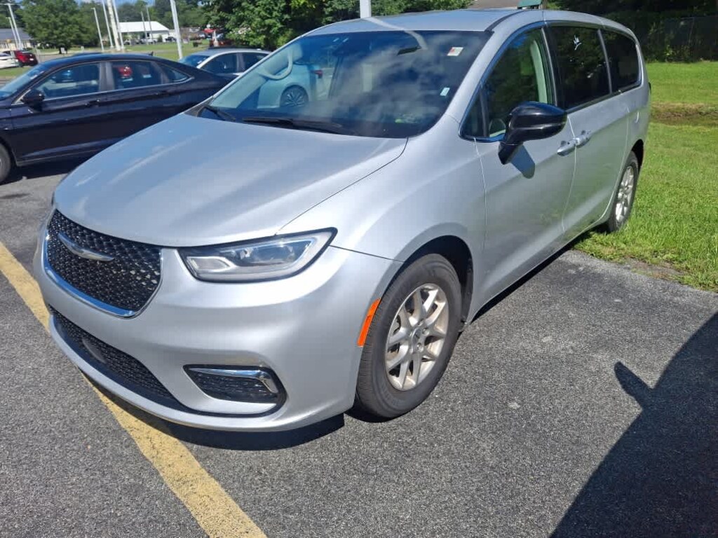 Used 2024 Chrysler Pacifica Touring L Van Passenger Van