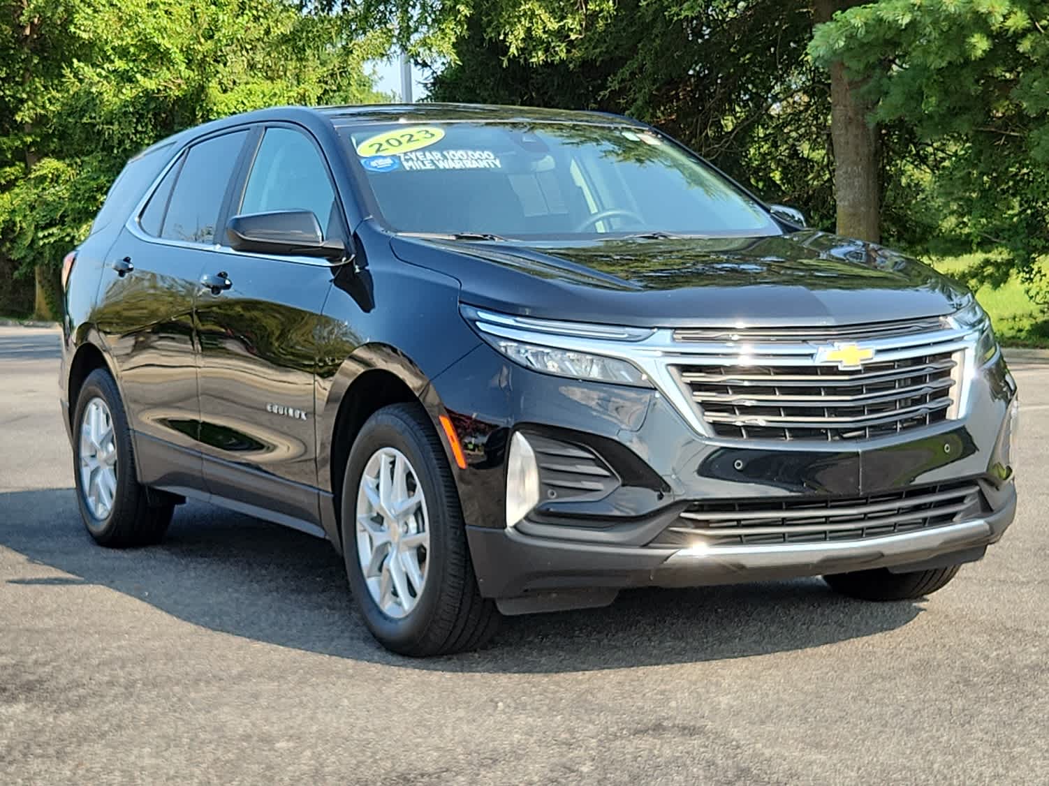 2023 Chevrolet Equinox LT photo 2
