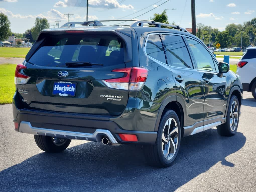 2022 Subaru Forester Touring photo 3