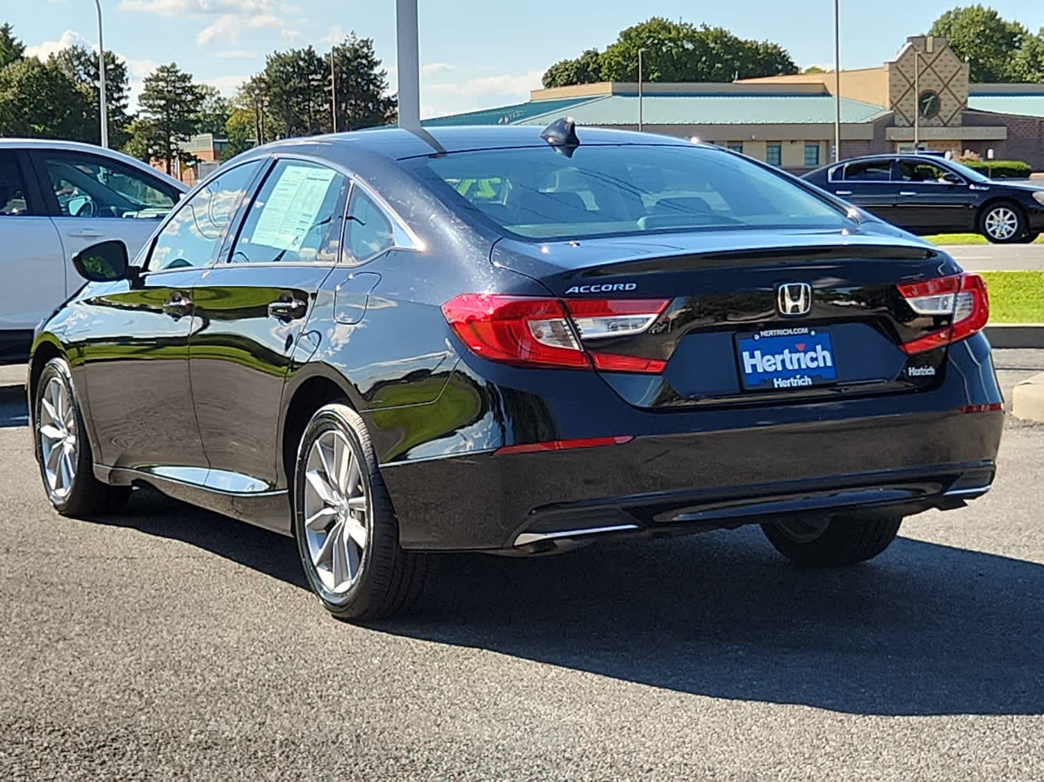 2021 Honda Accord LX 1.5T photo 3
