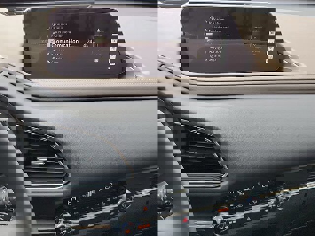 2025 Mazda CX-30 Premium - Photo 14