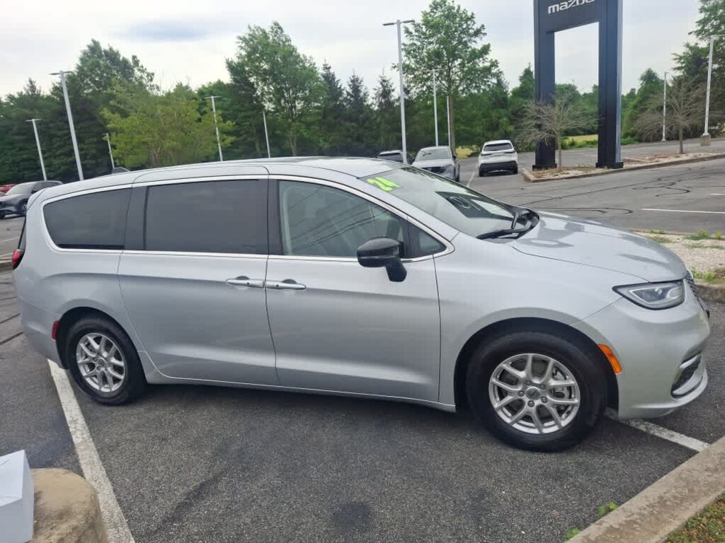 Used 2024 Chrysler Pacifica Touring L Van Passenger Van