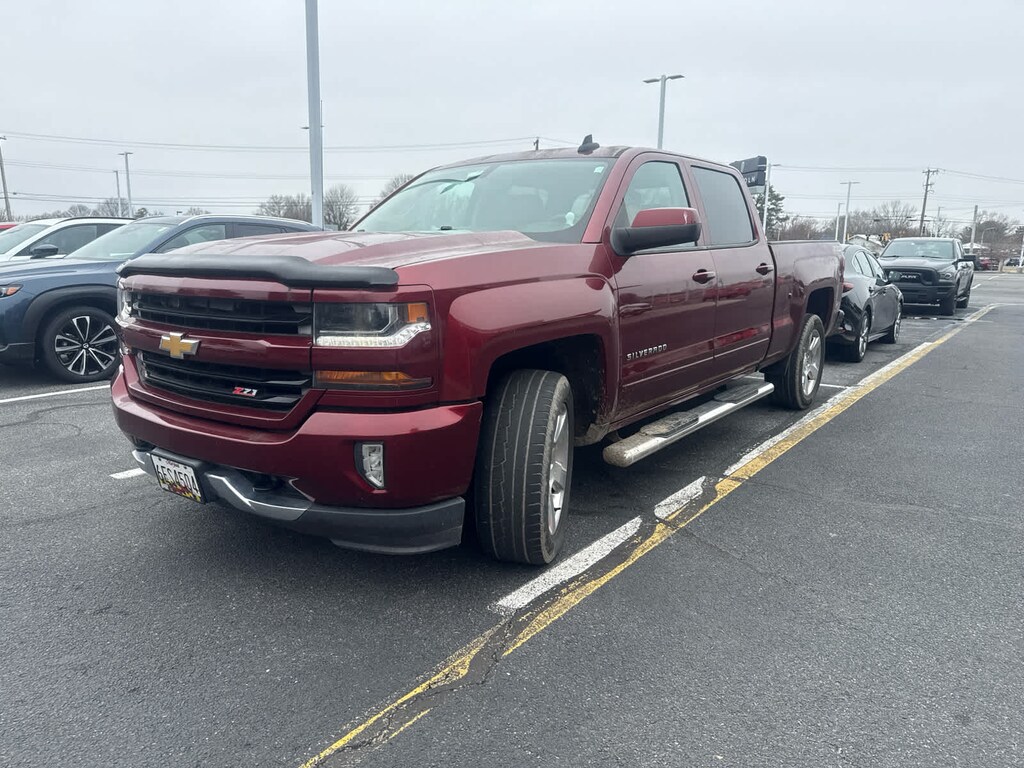 Used 2017 Chevrolet Silverado 1500 LT w/1LT Truck Crew Cab