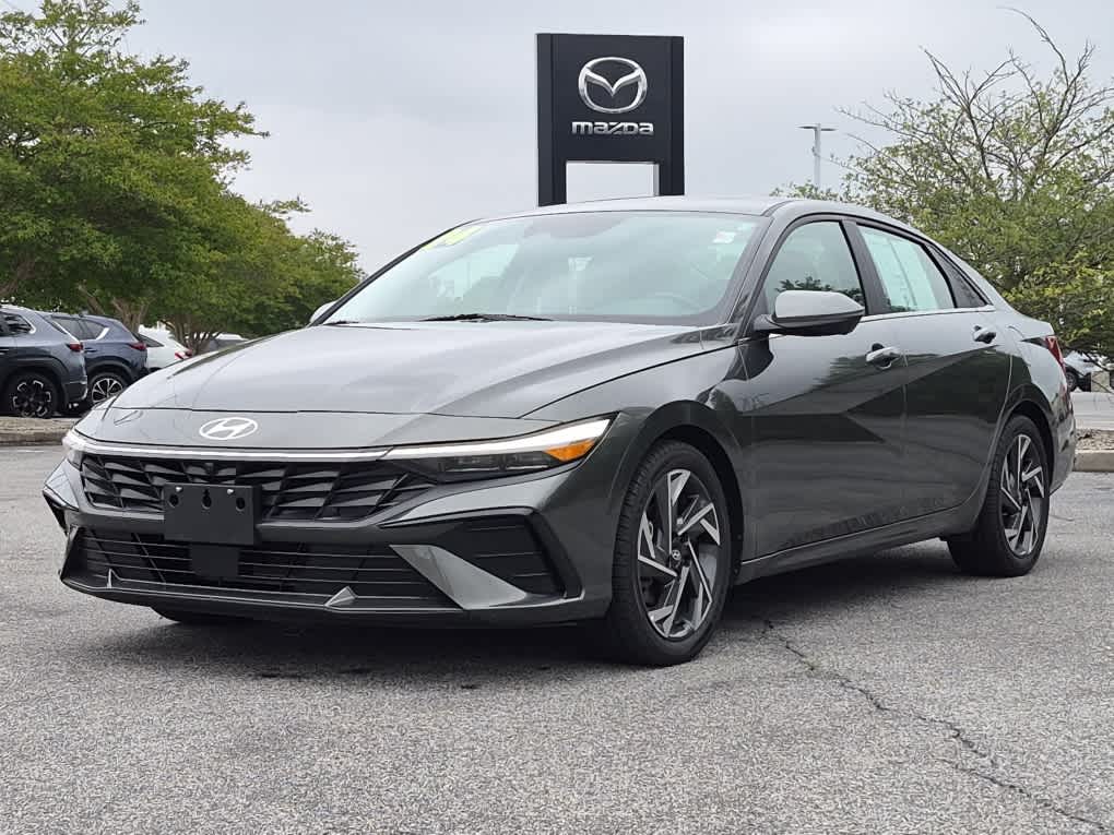 2024 Hyundai Elantra 2.0 Limited IVT's photo