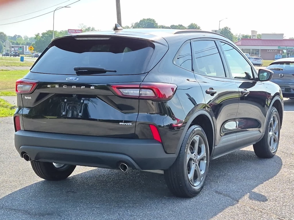 Used 2025 Ford Escape ST-Line Select SUV