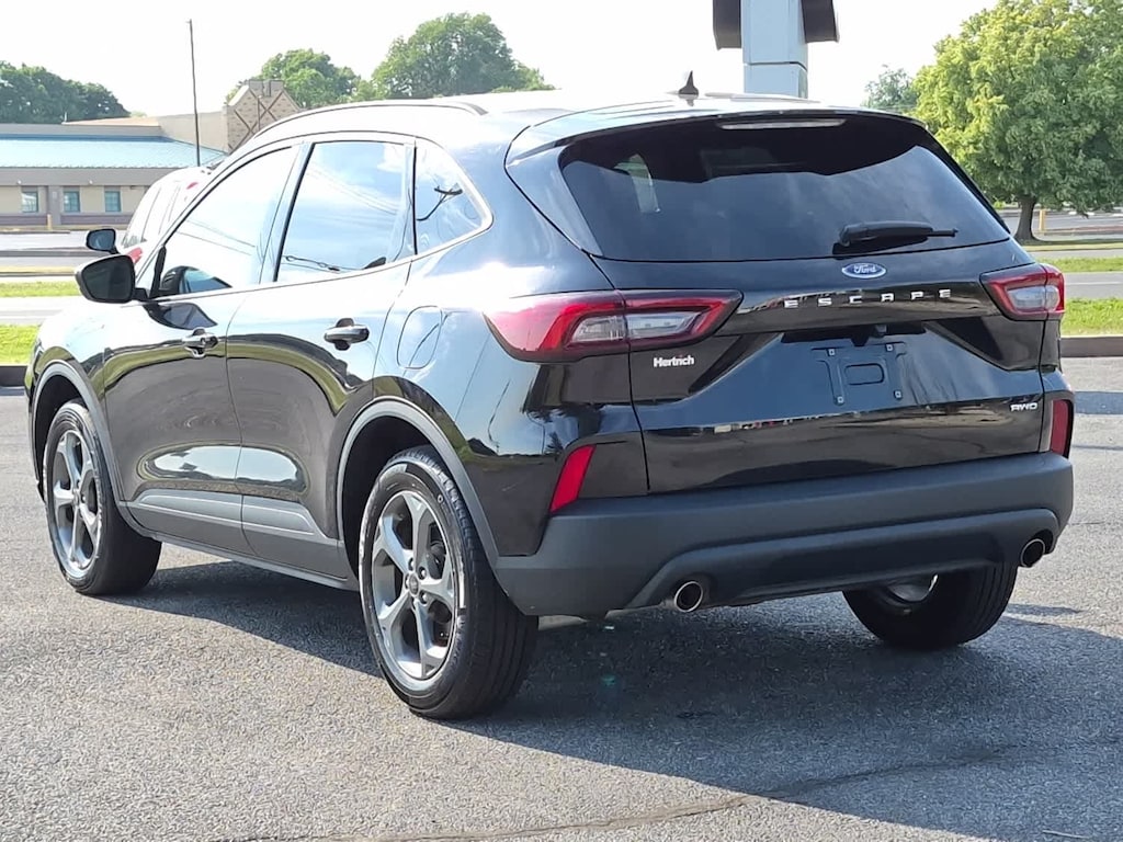 Used 2025 Ford Escape ST-Line Select SUV