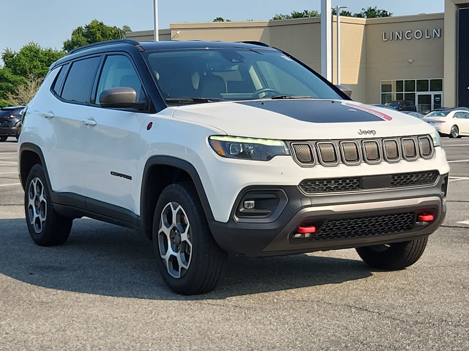2022 Jeep Compass Trailhawk photo 2