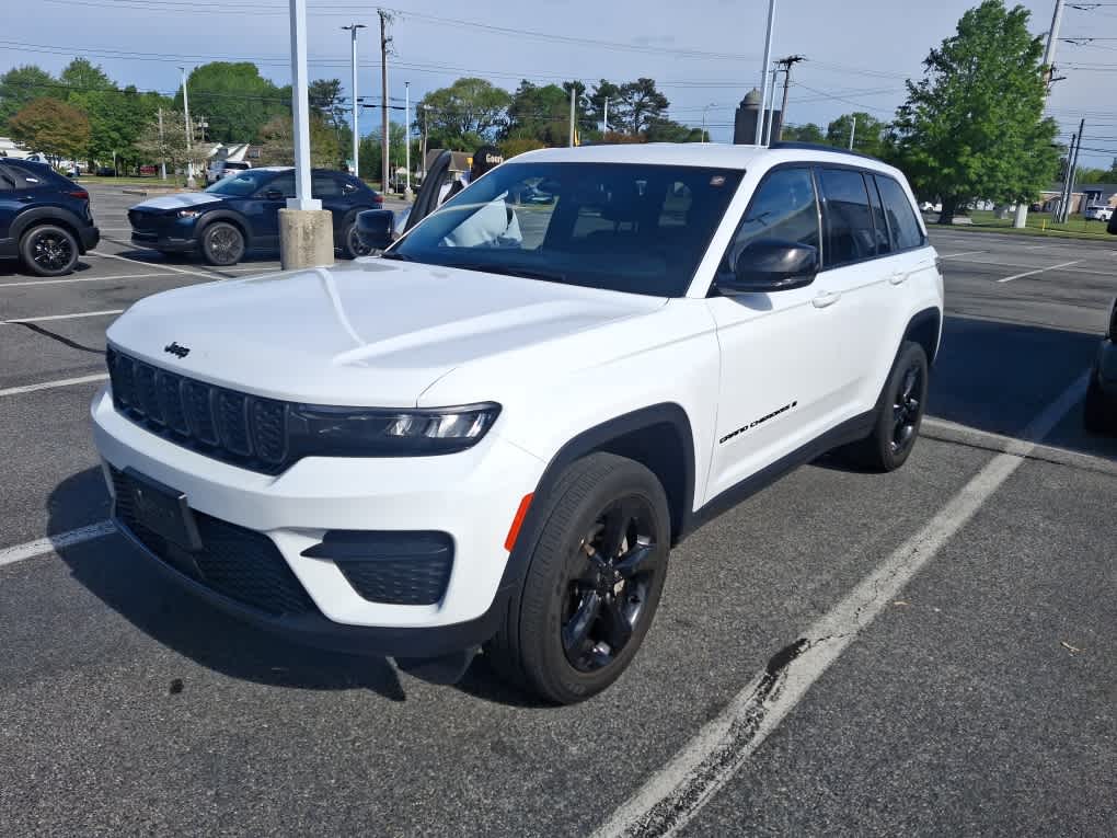 2023 Jeep Grand Cherokee Altitude 4WD