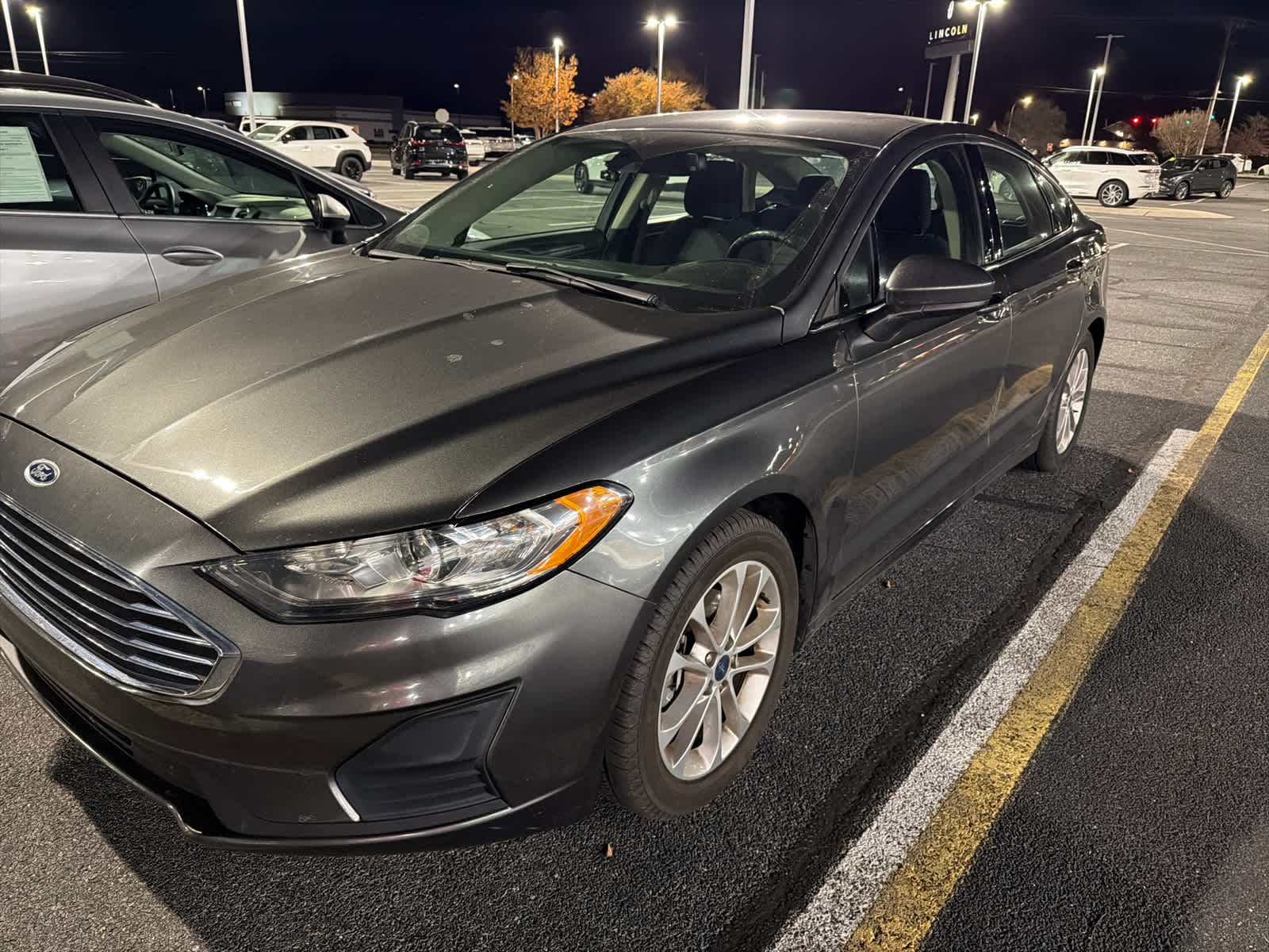 2019 Ford Fusion SE's photo