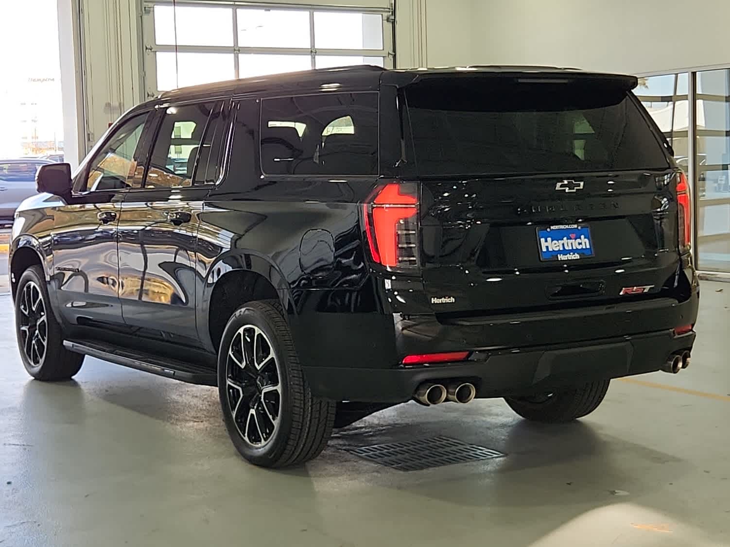 2026 Chevrolet Suburban RST photo 3