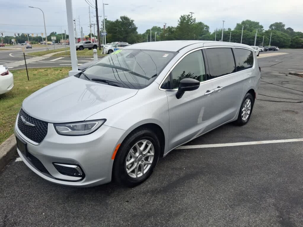 Used 2024 Chrysler Pacifica Touring L Van Passenger Van