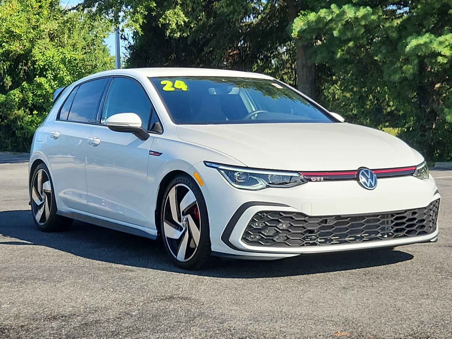 2024 Volkswagen Golf GTI S photo 2